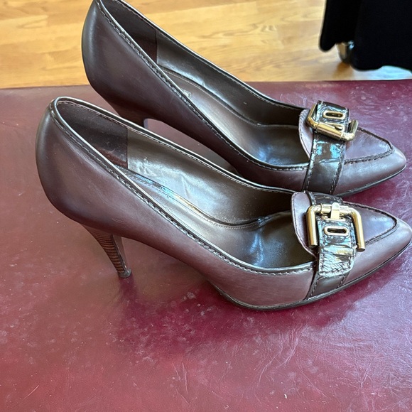 Via Spiga Women's Dark Brown Heels with Gold Buckle - Picture 2 of 9